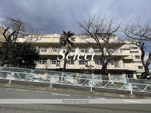 中学校　横浜市立六ツ川中学校（中学校）まで800m