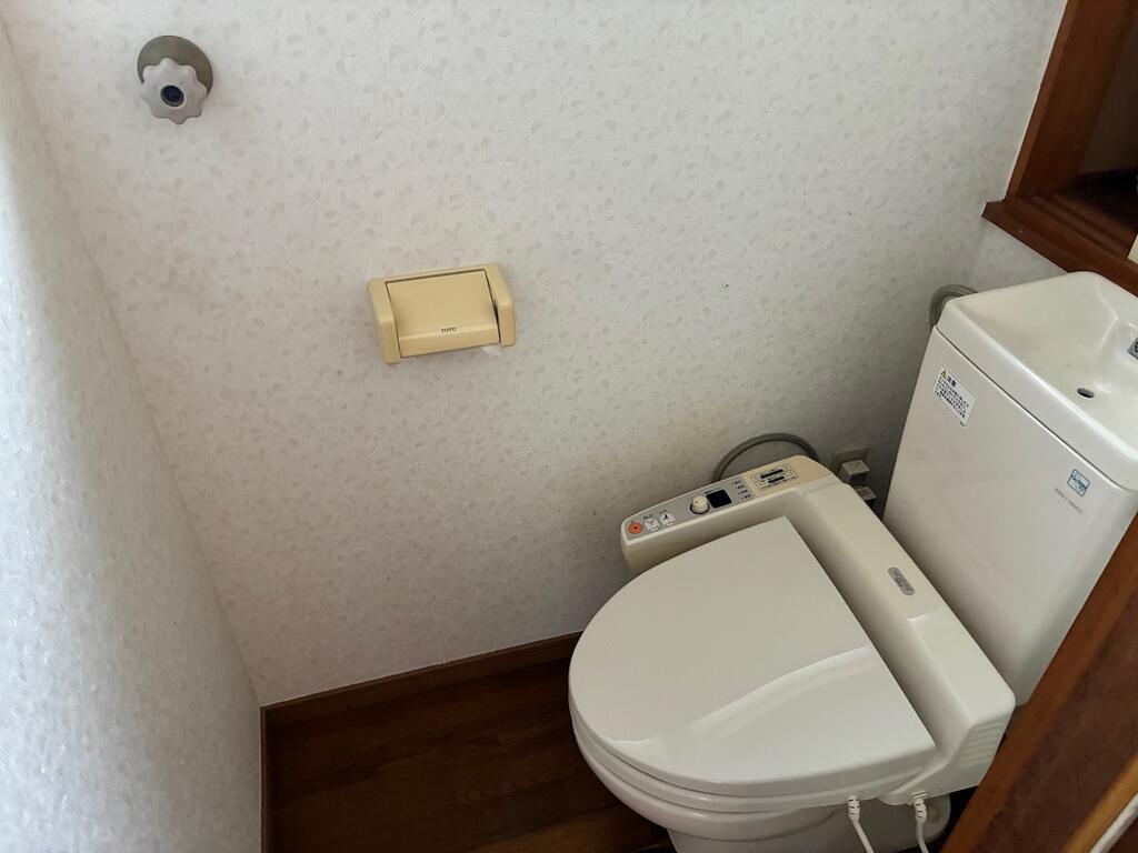 五戸貸家のトイレ写真