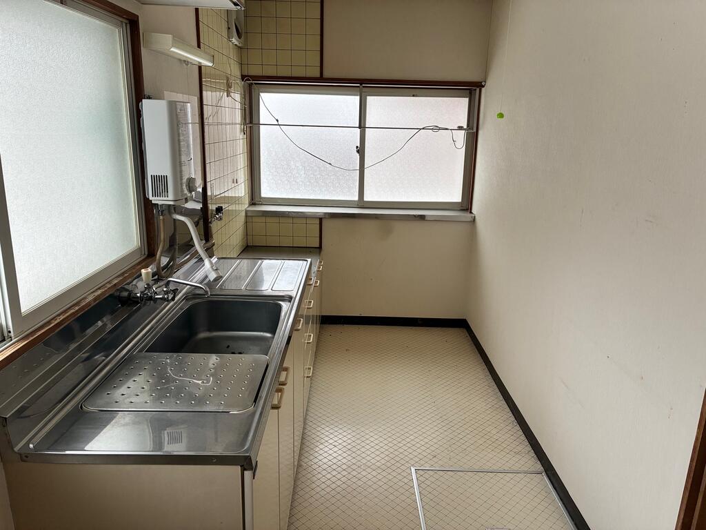 五戸貸家のキッチン写真