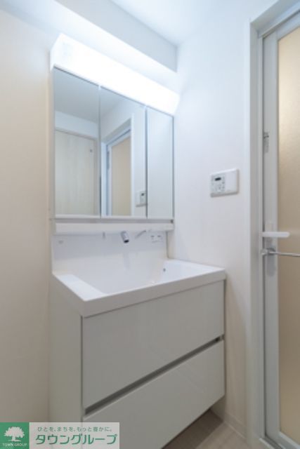 洗面設備　※写真は同タイプ住戸です。