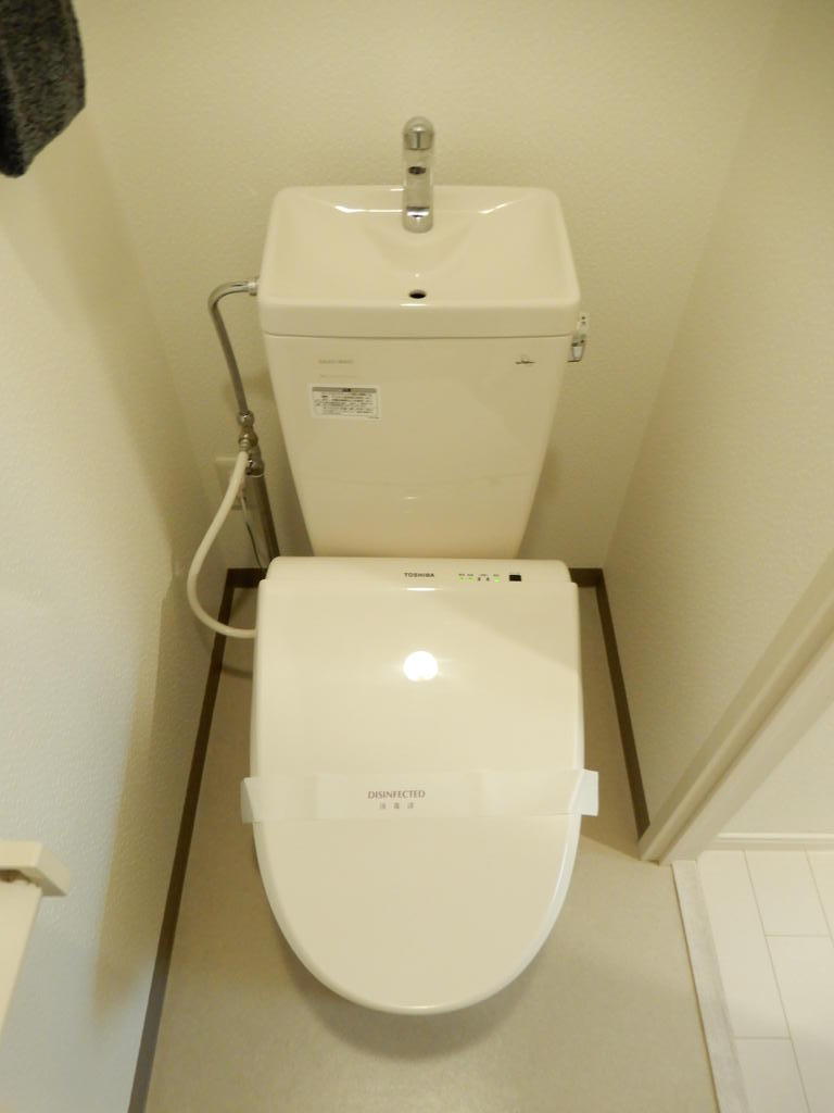 トイレ　別号室の参考写真です