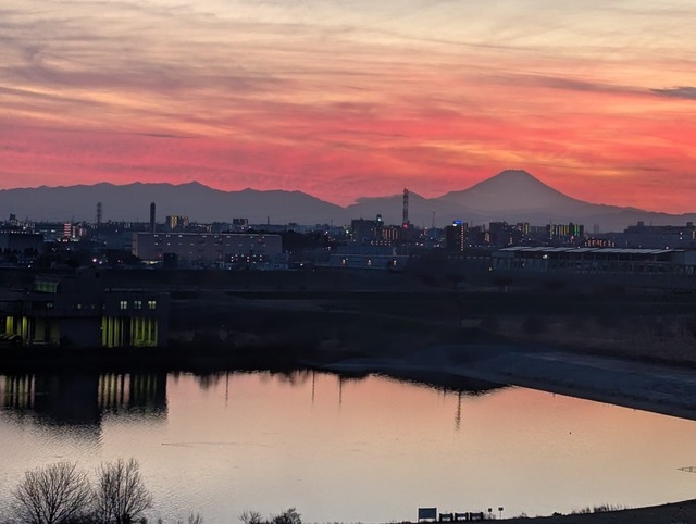 その他共有部分　リビング窓からの夕景（２０２５．７月撮影）