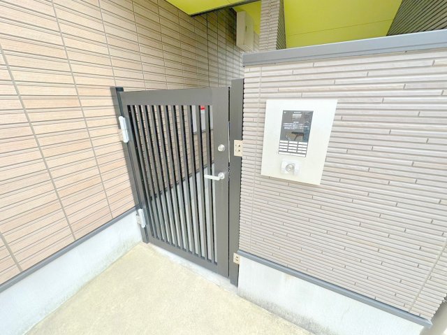エントランス　綺麗なエントランスです。