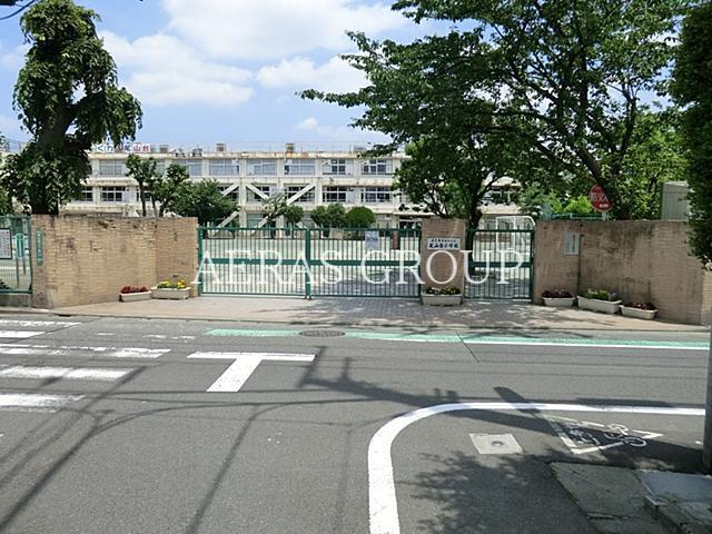 小学校　世田谷区立尾山台小学校（小学校）まで653m