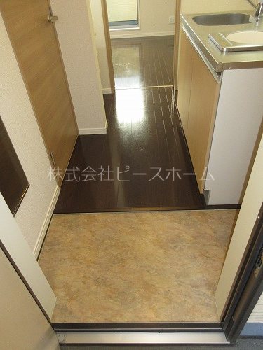 玄関　※別号室参考写真