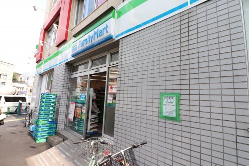 コンビニ　ファミリーマート 三ノ輪店（コンビニ）まで139m