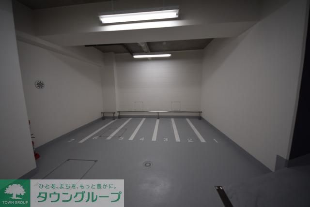 駐車場　駐車場