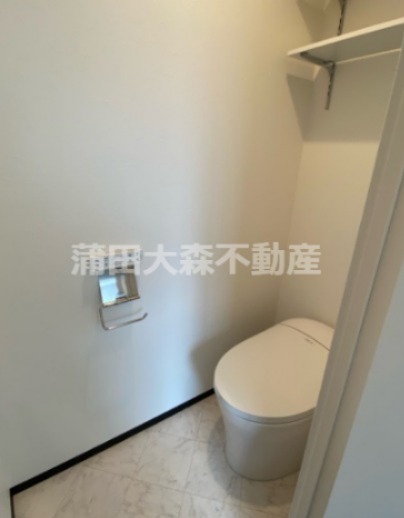 トイレ　棚付トイレ