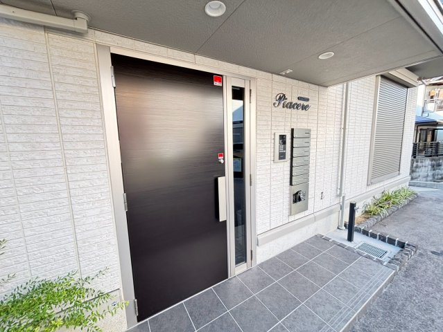 エントランス　詳細は、RISUMO江坂本店までお問合せください♪