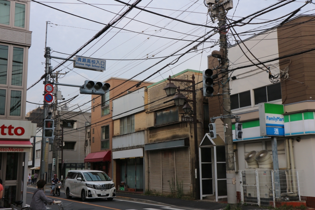 コンビニ　ファミリーマート 丸萬清瀬店（コンビニ）まで81m
