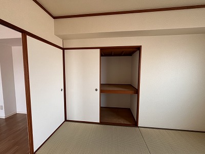 収納　写真は同マンションの他のお部屋のものです