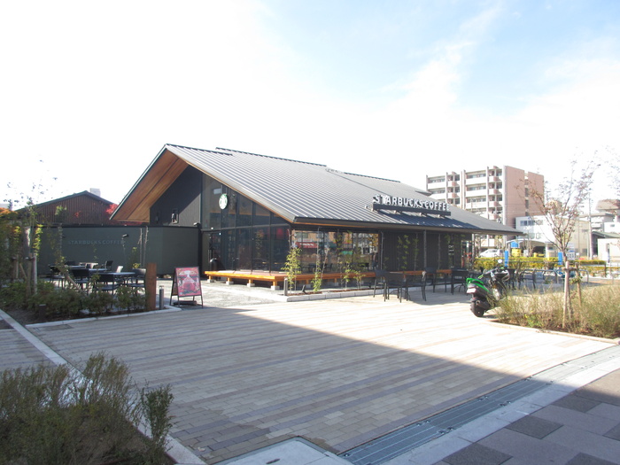 飲食店　スターバックス（飲食店）まで500m