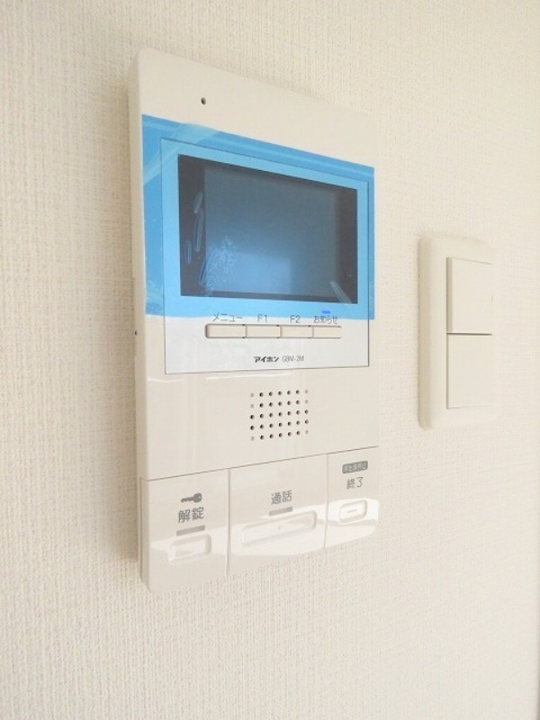 セキュリティ　モニター付きインターホンで安心です♪