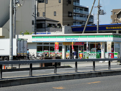 コンビニ　ファミリーマート 京阪本通二丁目店（コンビニ）まで75m