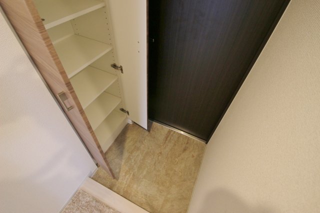 玄関　別室参考写真です。
