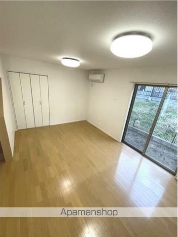 アステラスIIの居間写真