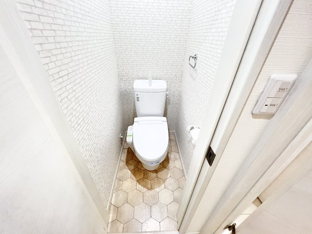 トイレ　※別部屋参考写真