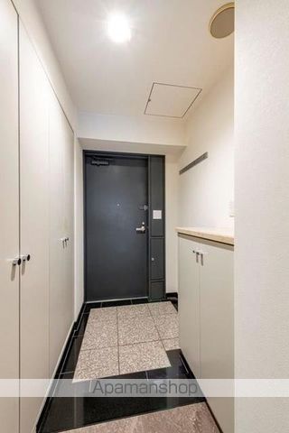 東京メトロ日比谷線 恵比寿駅 徒歩9分 13階建 築33年の玄関写真