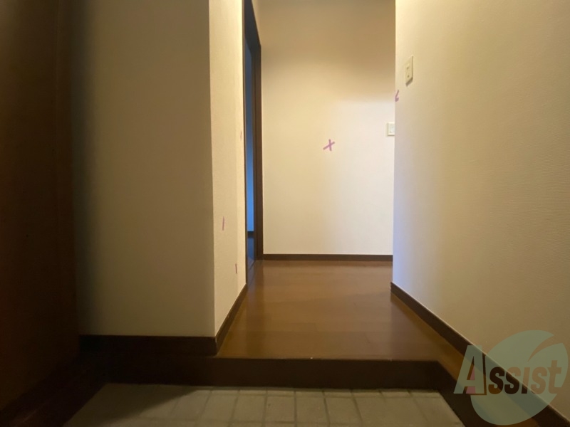 玄関　玄関の外から部屋の中を撮影してみましたー。