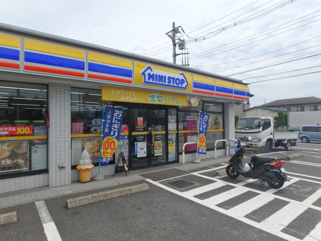コンビニ　ミニストップ川口長蔵店（コンビニ）まで400m