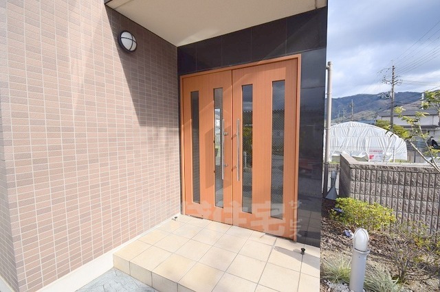 近鉄大阪線 高安駅 徒歩5分 6階建 築13年の外観写真