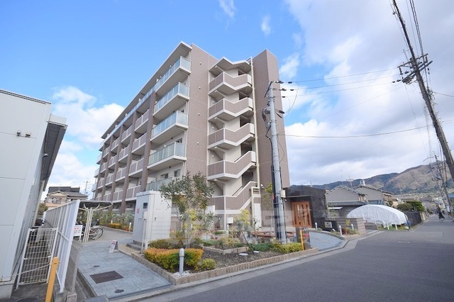 近鉄大阪線 高安駅 徒歩5分 6階建 築13年の外観写真