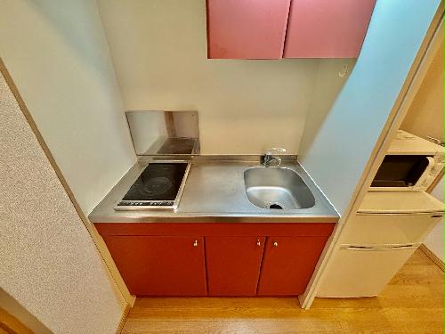 キッチン　設備・仕様は号室により異なる為、現況を優先いたします。
