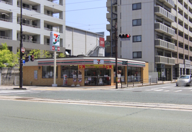 コンビニ　セブンイレブン松山本町３丁目店（コンビニ）まで160m