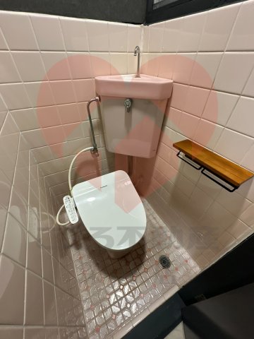 寝屋川市黒原旭町貸家のトイレ写真
