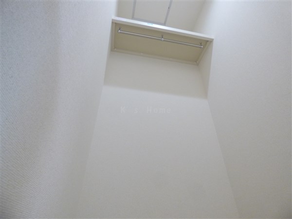 収納　ウォークインクローゼットでタンスいらず。