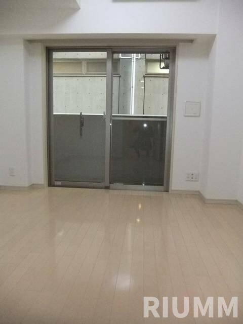 ＪＲ山手線 五反田駅 徒歩5分 12階建 築21年の居間写真