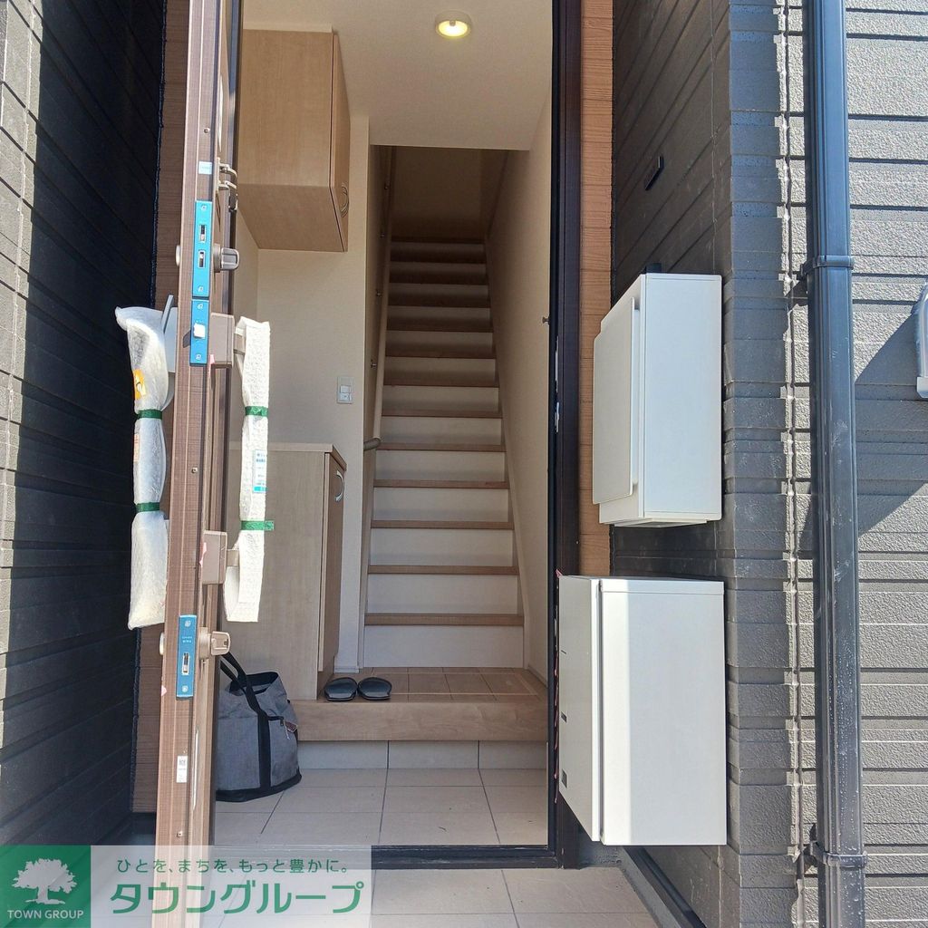 玄関　★お部屋探しは株式会社タウンハウジング東京まで★