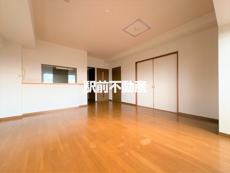ＪＲ久大本線 久留米大学前駅 徒歩24分 11階建 築27年の居間写真
