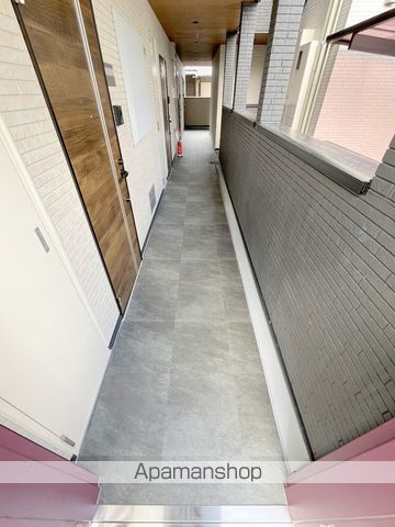 南海本線 石津川駅 徒歩2分 3階建 築2年の外観写真