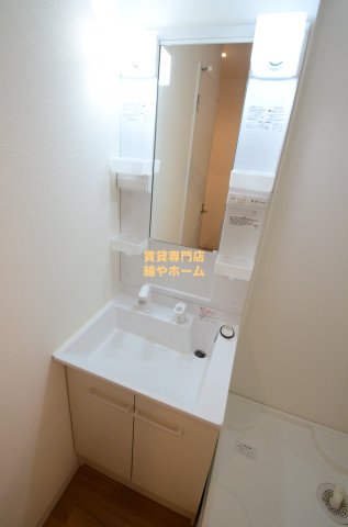 洗面設備　コンパクトで使いやすい洗面所
