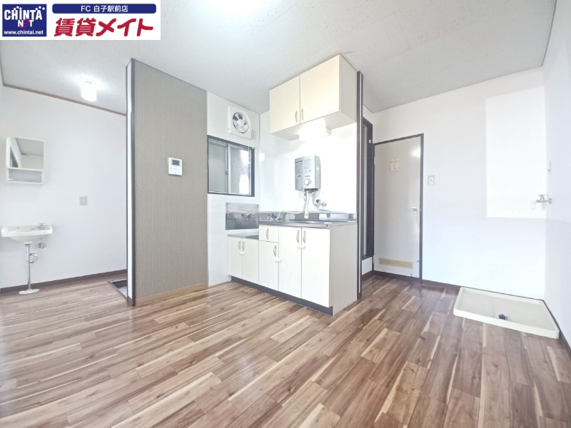 フォーブル古市B棟の居間写真
