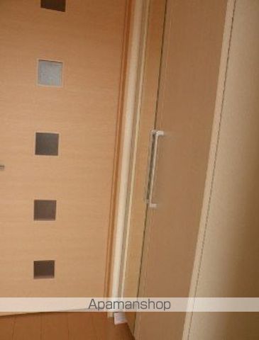 つくばエクスプレス 研究学園駅 バス乗車時間：58分 最寄りバス停で下車 徒歩2分 2階建 築14年の玄関写真