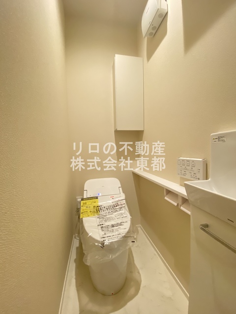 東急田園都市線 駒沢大学駅 徒歩9分 3階建 築1年のトイレ写真