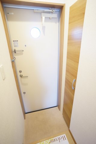 ＪＲ総武線 津田沼駅 徒歩15分 3階建 築11年の玄関写真