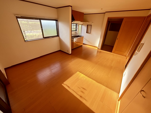 七条東町戸建の居間写真