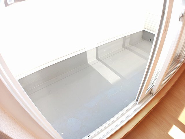バルコニー　バルコニーからの眺めを楽しみながら食事をしませんか
