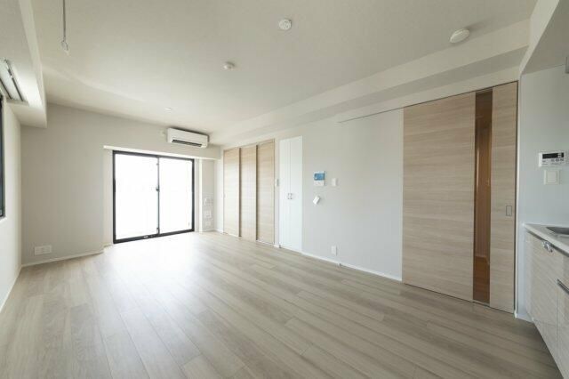 居室・リビング　写真は同タイプ住居です。