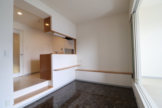 居室・リビング　※反転タイプのお部屋です。