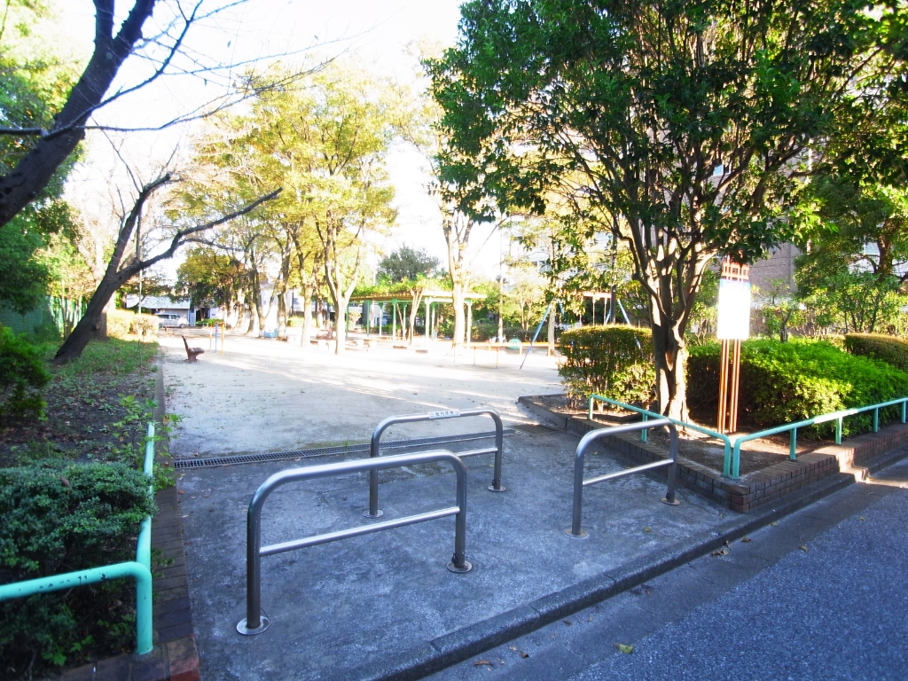 公園　小菅三丁目公園（公園）まで557m