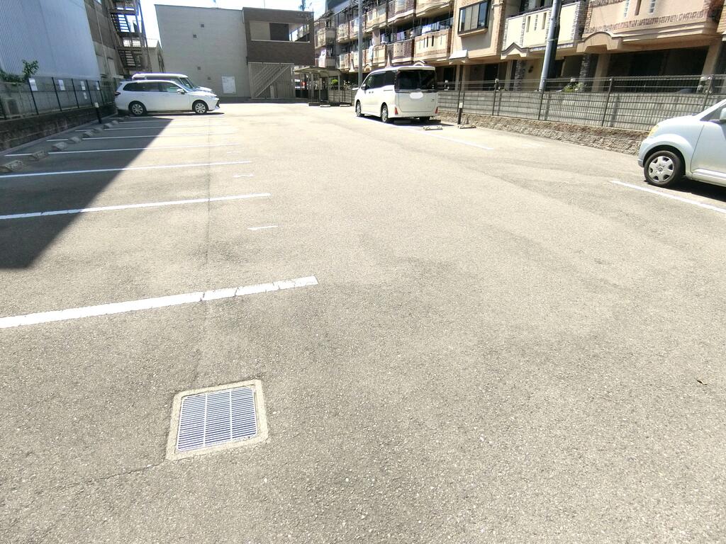 駐車場　敷地内に駐車場を完備です☆（要確認）