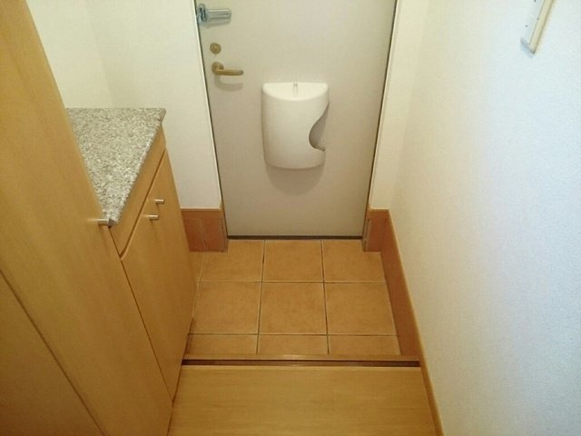 玄関　収納もある玄関です