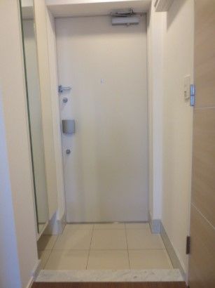 玄関　写真は同タイプ住居です