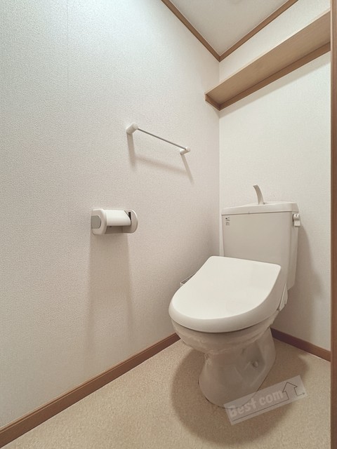 トイレ　温水洗浄便座付き♪
