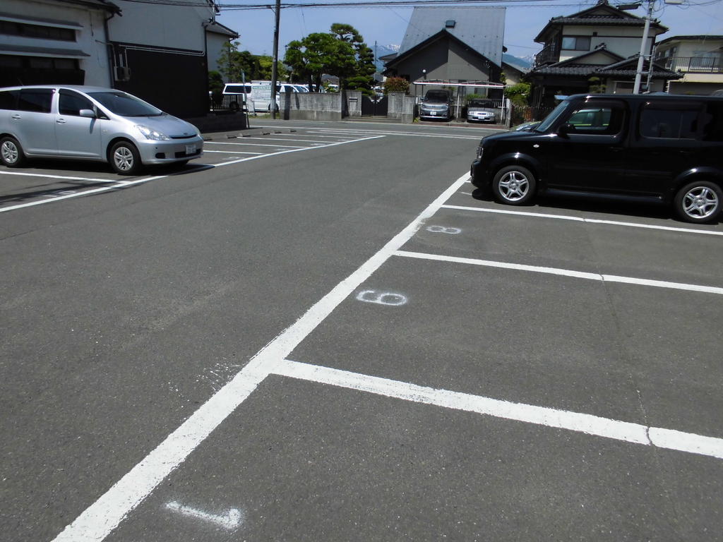 【すまいる１７番館の駐車場】