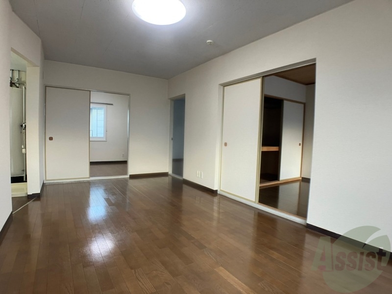 居室・リビング　広くてキレイなお部屋が広がっていて、充実した生活が送れそう。